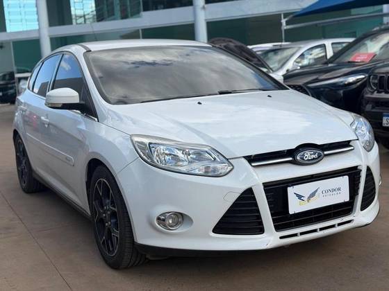 FORD FOCUS 2.0 TITANIUM 16V FLEX 4P POWERSHIFT FORD FOCUS 2.0 TITANIUM 16V FLEX 4P POWERSHIFT